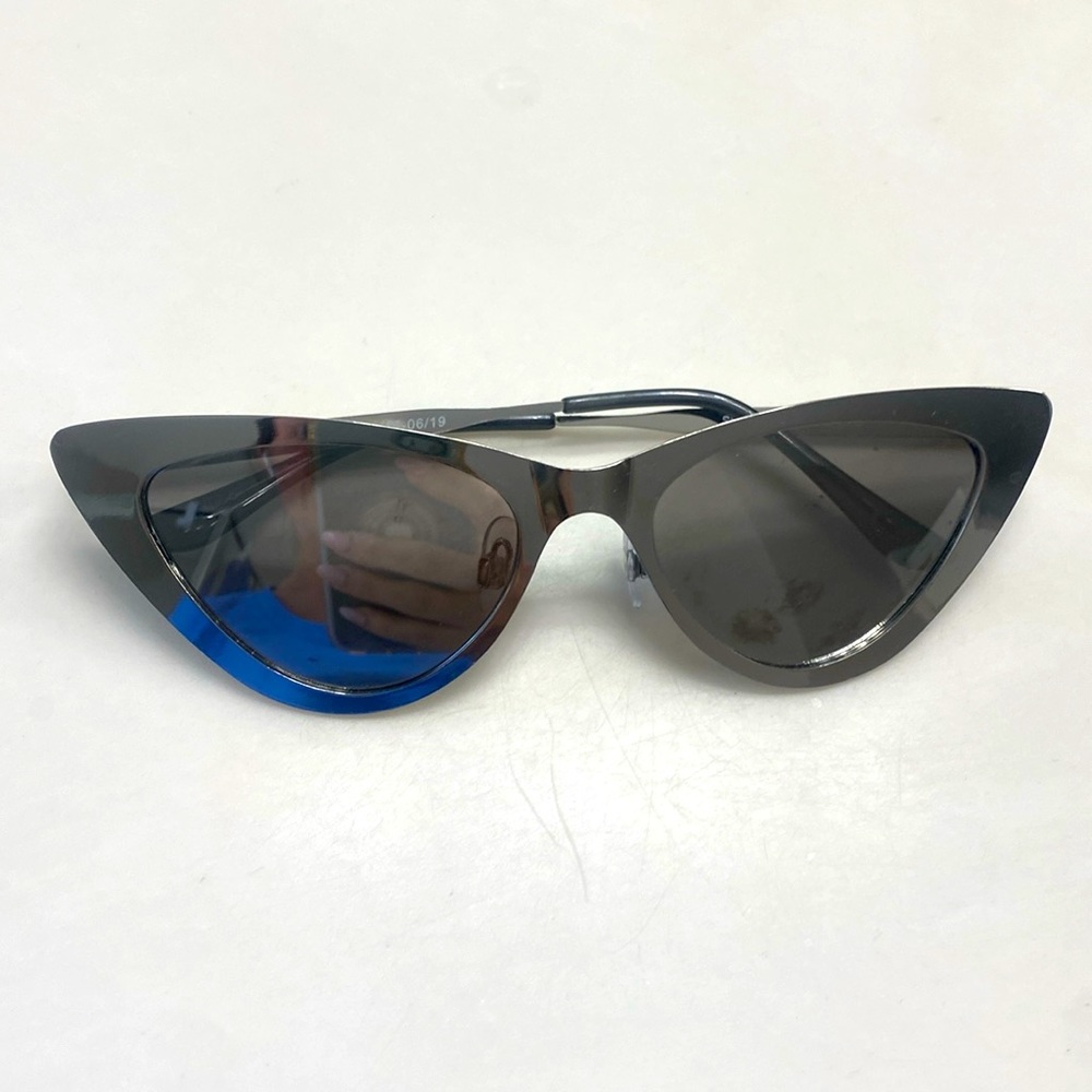 Cat eye vintage inspired silver chrome sunglasses